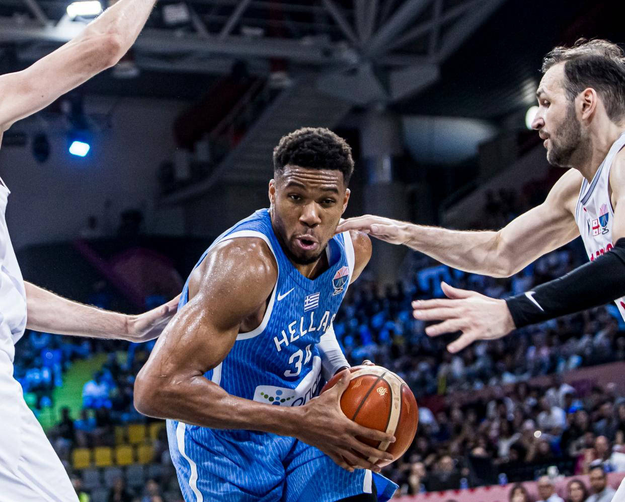 奇异果-关于字母哥回归赛场，连败首场状态亮眼，公牛观众沸腾！的信息