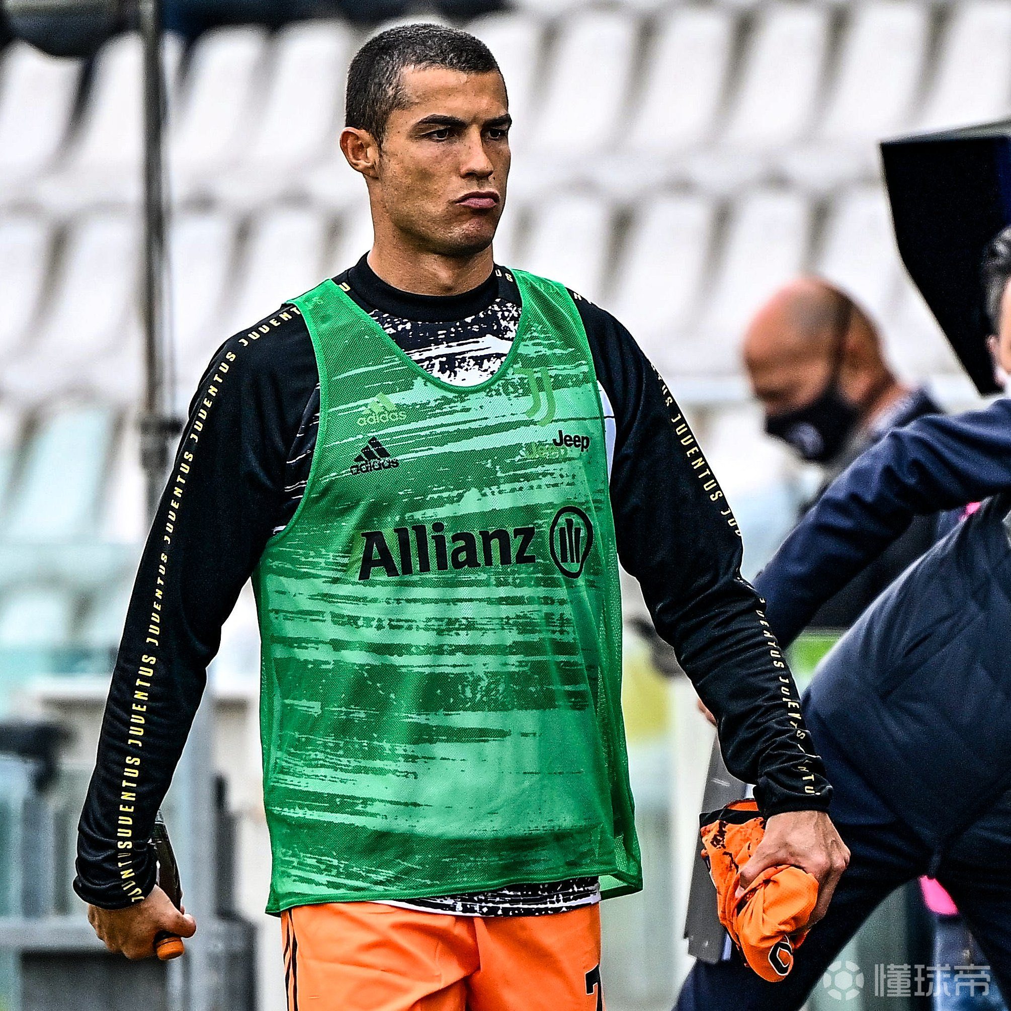 奇异果体育-Uzi连续五场比赛得分超过赛事规则更新，尤文图斯挑战极限！的简单介绍