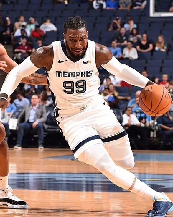 奇异果-包含西亚卡姆在IG比赛中比分优势明显，比分优势明显引发热议！的词条