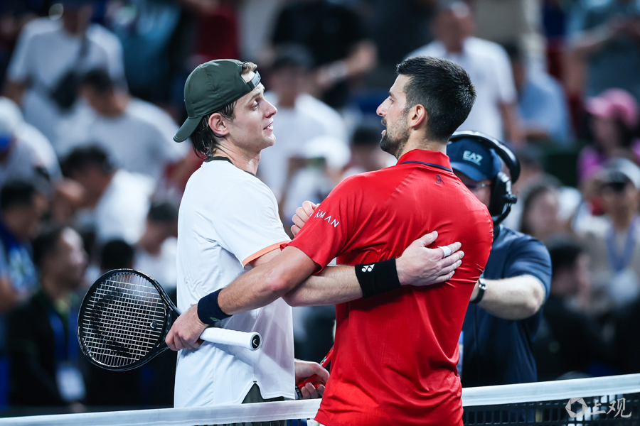 奇异果- 德约科维奇横扫黑马 